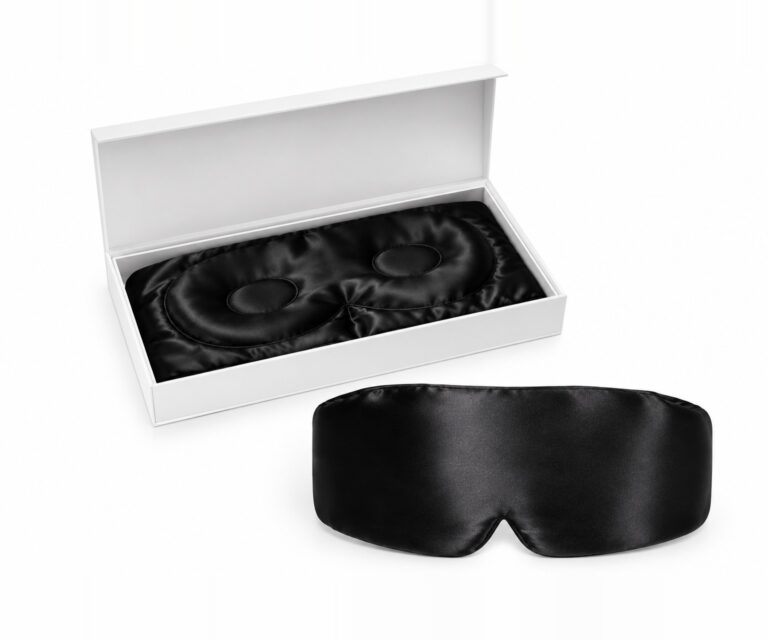 Black Blackout silk eye mask with its gift box